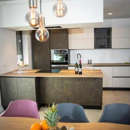 Daire Moderno Ureden Novi Apartman Lucija *